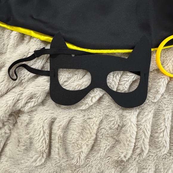 Batgirl 5-Piece Dress-Up Costume Set size 5-7 yrs - Picture 3 of 10